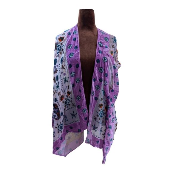 COPY - Stunning lavender floral velvet kimono overlay top O/S nwot vest ruana - Picture 4 of 8